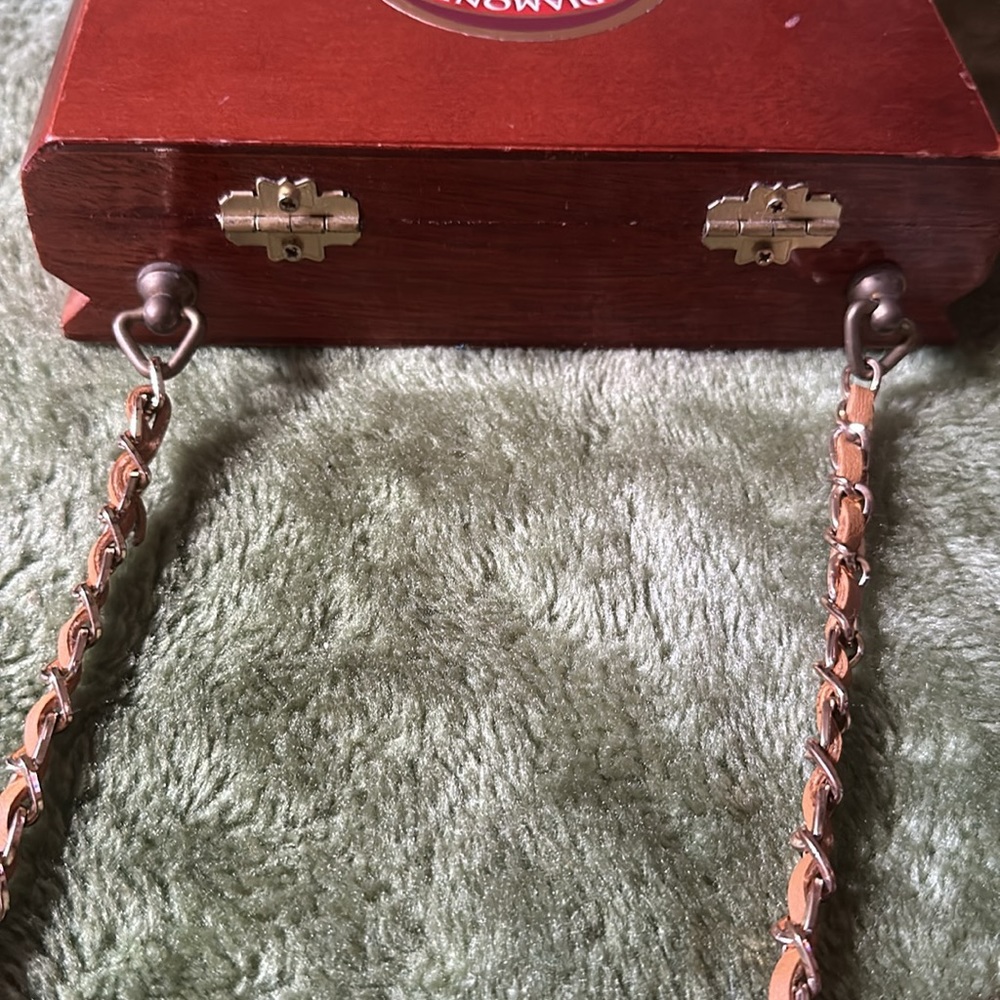 Cute nostalgic cigar box purse hand crafted - Picture 5 of 6